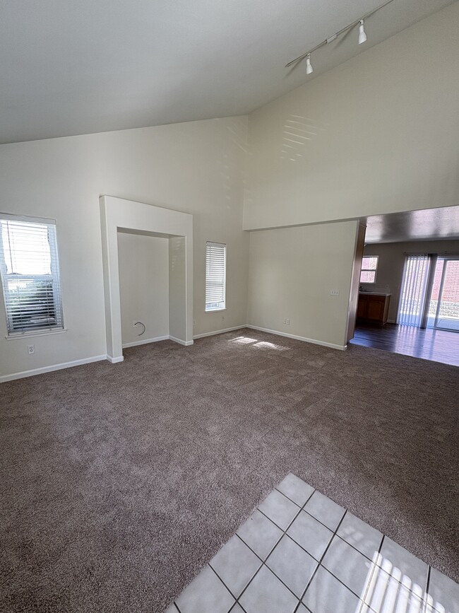 2812 Bay Village Ave in Santa Rosa, CA - Building Photo - Building Photo