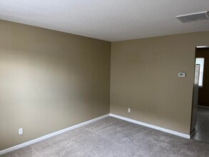 1297 N Main St in Hendersonville, NC - Building Photo - Building Photo