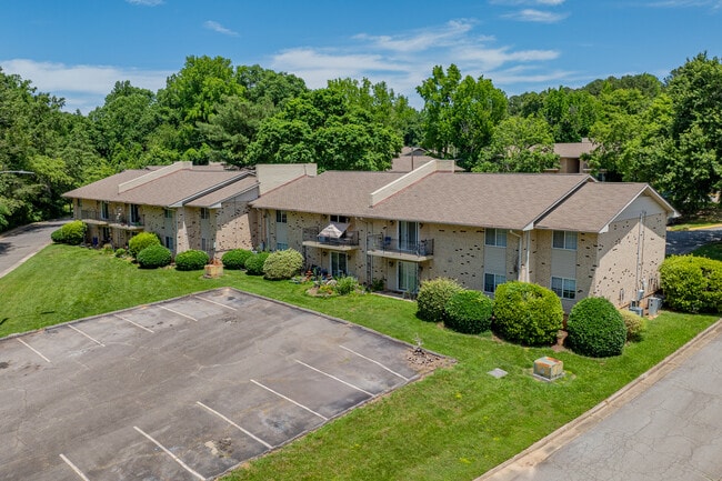 Kensington Park in Raleigh, NC - Building Photo - Building Photo
