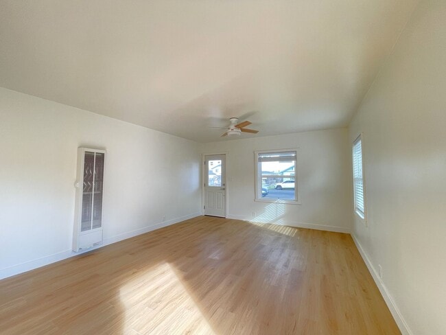 225 S G St in Lompoc, CA - Building Photo - Building Photo