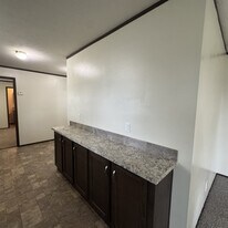 27 Crestwood Dr in Middletown, IN - Building Photo