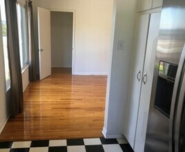 3373 Rowena Ave-Unit -11 in Los Angeles, CA - Building Photo - Building Photo