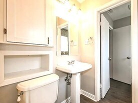 1233 McDonald Dr in Garland, TX - Building Photo