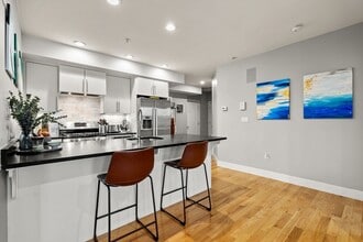 339 W Broadway in Boston, MA - Building Photo - Building Photo