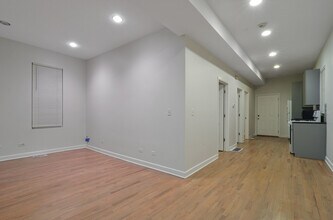 3048 N Clybourn Ave in Chicago, IL - Building Photo - Building Photo