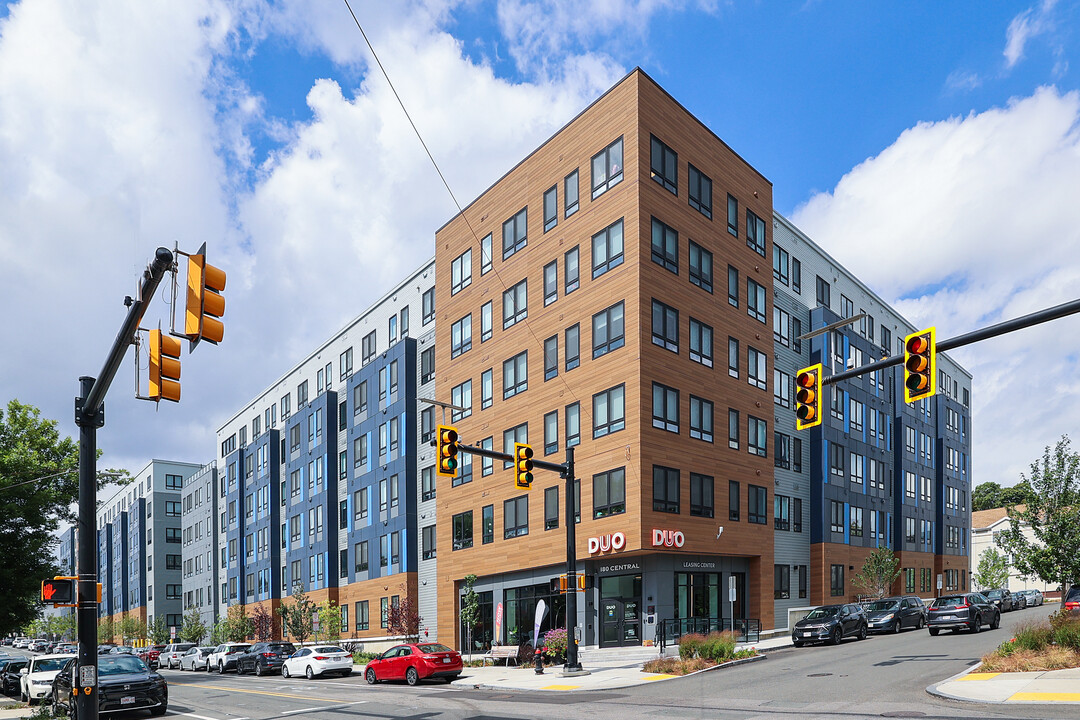 DUO in Chelsea, MA - Foto de edificio