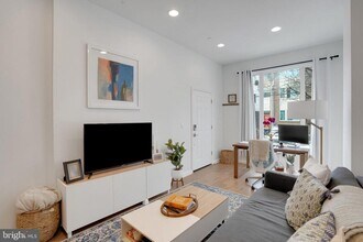 709 N 19th St in Philadelphia, PA - Building Photo - Building Photo