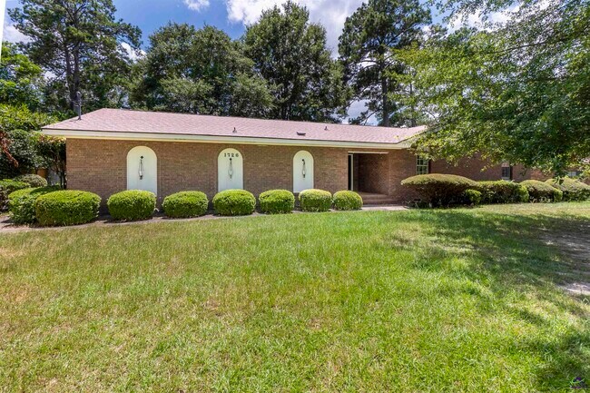 1726 Greenwood Cir in Perry, GA - Building Photo - Building Photo