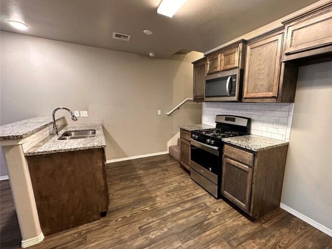 2108 Buena Vida Ln in Edmond, OK - Building Photo - Building Photo