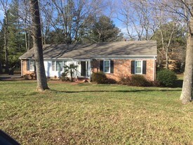 10540 Ashburn Rd in Richmond, VA - Building Photo