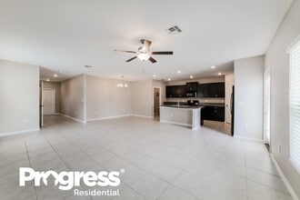 914 Nutmeg Spice Pl in Ruskin, FL - Foto de edificio - Building Photo