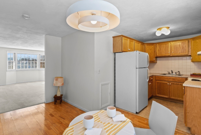 2 Town House Ln, Unit 6 in Acton, MA - Foto de edificio