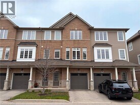 122 Dundas St E in Waterdown, ON - Building Photo