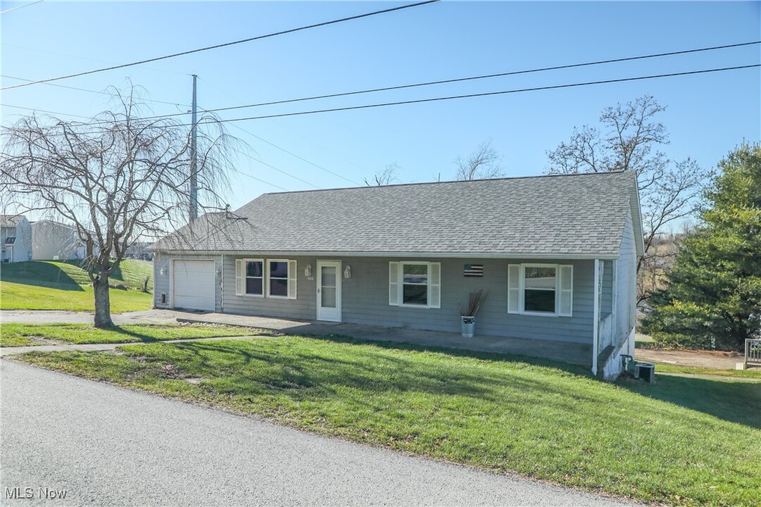 408 Fairmont Ave in Barnesville, OH - Building Photo