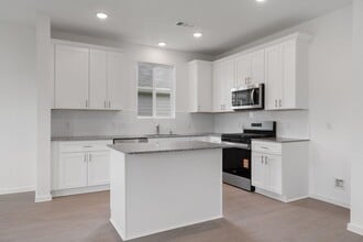 24656 Monarch Forest Dr in Porter, TX - Building Photo - Building Photo