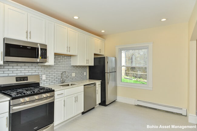 property at 2 Humboldt Ave