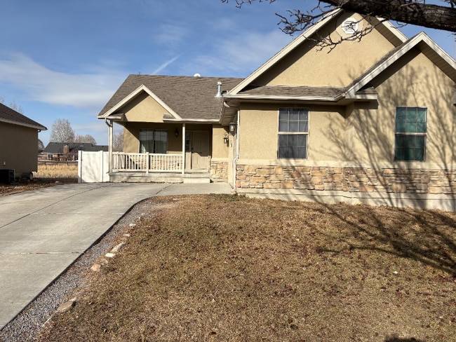 2103 Partridge Ln in Eagle Mountain, UT - Building Photo - Building Photo