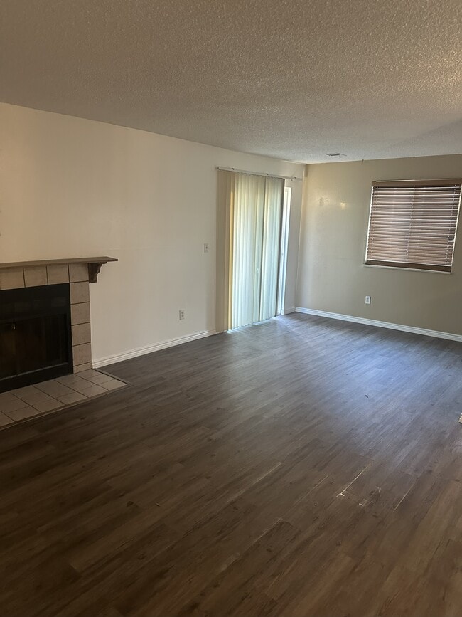 3051 S Ursula Cir, Unit 202 in Aurora, CO - Building Photo - Building Photo