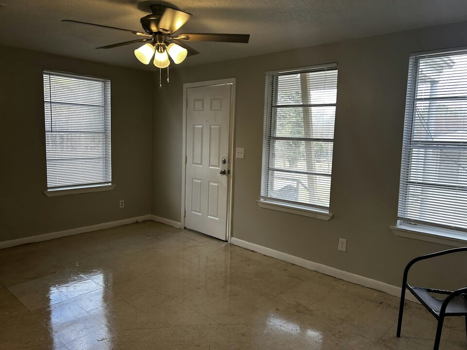 1116 Ash Ave in Richton, MS - Building Photo