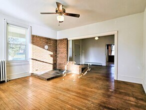 461 W Main Ave in Myerstown, PA - Foto de edificio - Building Photo