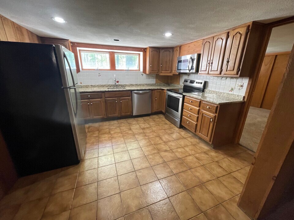 340 Albion St, Unit 2 in Wakefield, MA - Building Photo