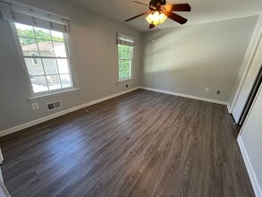 558 Leawood Ave in Toms River, NJ - Building Photo - Building Photo