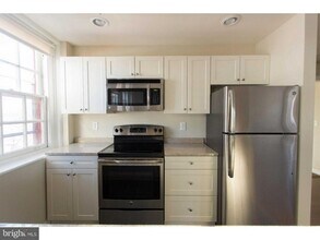 532 Spruce St in Philadelphia, PA - Building Photo - Building Photo