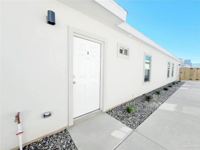 1304 Vani Dr-Unit -3 in Weslaco, TX - Building Photo - Building Photo