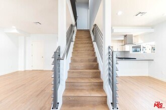 756 N Ridgewood Pl in Los Angeles, CA - Building Photo - Building Photo