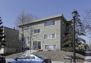 1900 S Clinton Ave in Minneapolis, MN - Building Photo - Building Photo