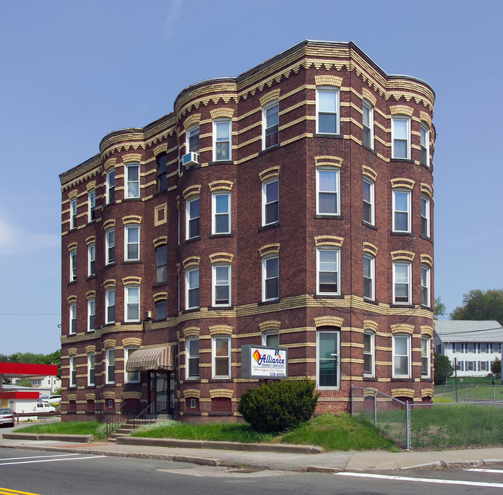 189 Center St in Chicopee, MA - Building Photo