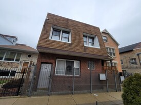 3650 W George St, Unit M08H in Chicago, IL - Building Photo