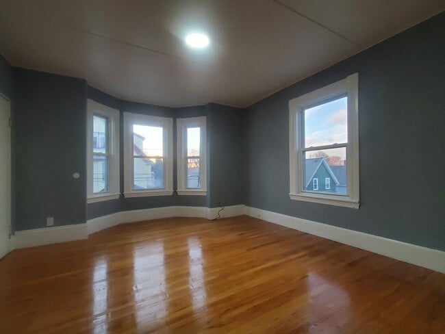 27 Phillips Ave, Unit 2
