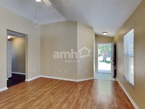 11912 Mango Groves Blvd in Seffner, FL - Foto de edificio - Building Photo