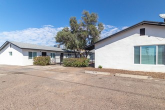 2402 N 24th St in Phoenix, AZ - Building Photo - Building Photo