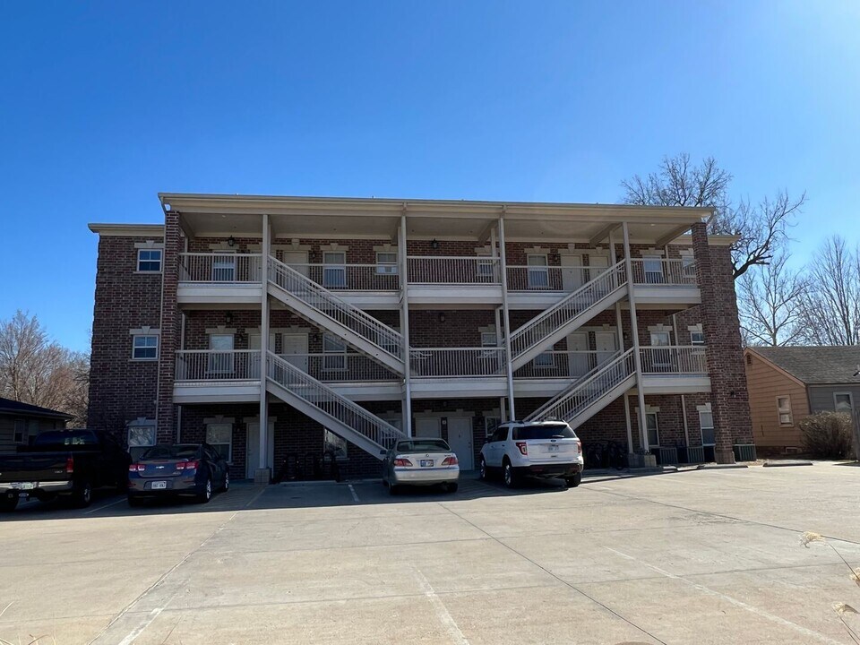 1119 Ratone St in Manhattan, KS - Building Photo