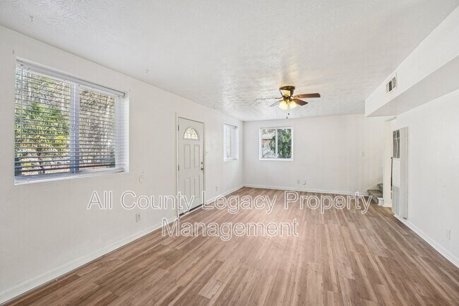 4902 Valley Dale Ct SW in Lilburn, GA - Building Photo - Building Photo