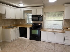 124 Longwood Dr in Ormond Beach, FL - Building Photo - Building Photo
