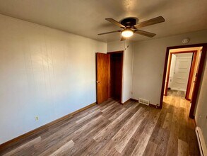 316 N 1st Ave-Unit -B in Wausau, WI - Foto de edificio - Building Photo