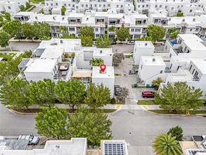 10560 NW 64th Terrace in Doral, FL - Building Photo - Building Photo