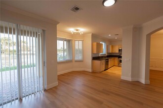 542 Conservation Dr in Weston, FL - Building Photo - Building Photo