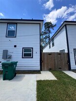 8109 Denton St in Houston, TX - Building Photo