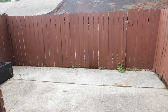 2356 Hartsfield Way, Unit 311 in Tallahassee, FL - Building Photo - Building Photo