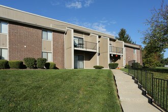 Cedar Springs Apartments in Louisville, KY - Building Photo - Building Photo