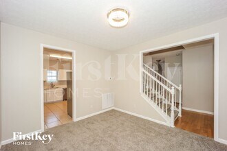 3308 Summer Brooke Ln in Union City, GA - Foto de edificio - Building Photo