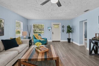 5902 S Switzer Ave in Tampa, FL - Building Photo - Building Photo