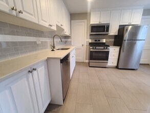 165 Everett St in Quincy, MA - Building Photo - Building Photo