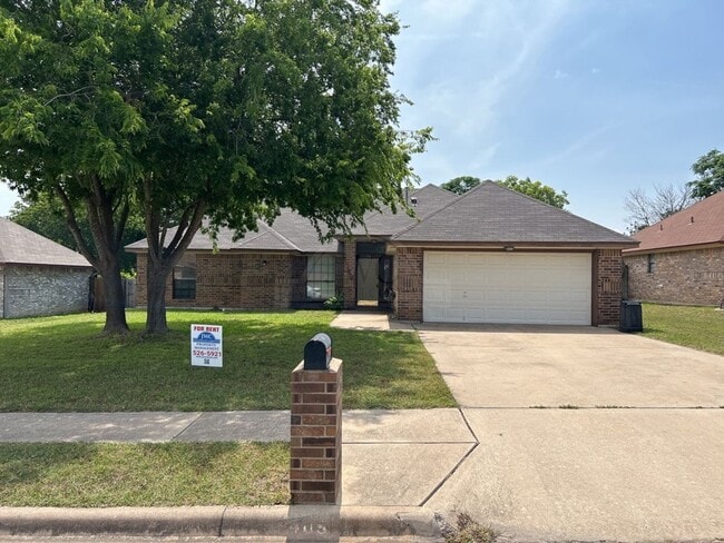 property at 405 Diana Ln