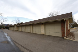 Village Pines Condominiums in Boulder, CO - Building Photo - Building Photo