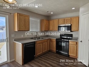 2138 Lodge Pole Dr in Eagle Mountain, UT - Building Photo - Building Photo